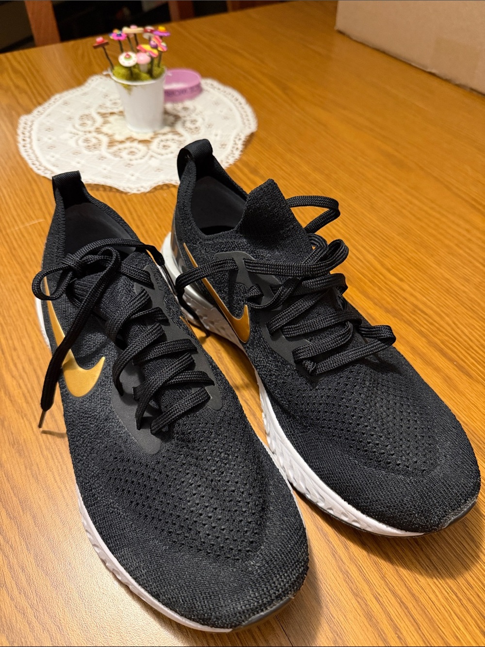 Nike Epic React Flyknit Metallic Gold Black Shoes AQ0070-013 Women's 8.5